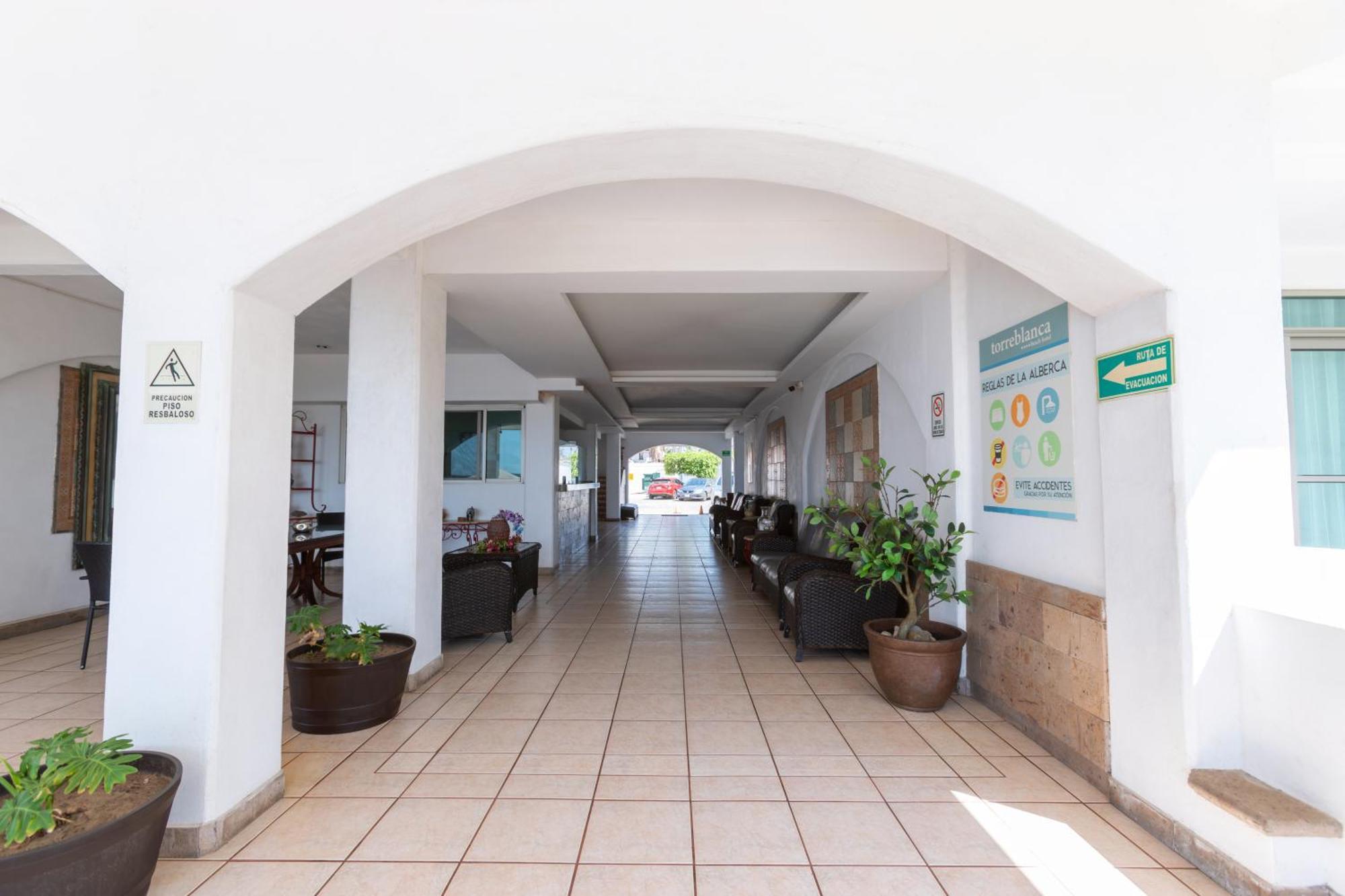 Torreblanca Beach Hotel And Suites Guayabitos - Desayuno Y Comida Incluido 린콘 데 구아야비토스 외부 사진